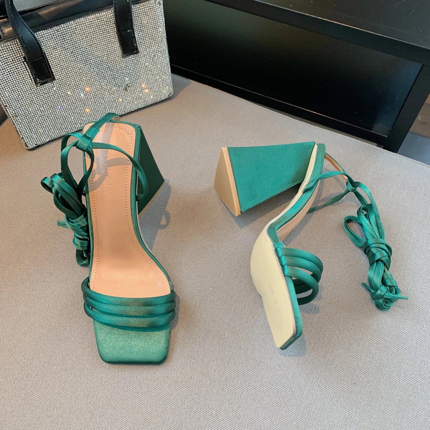 36 / Green 2022 summer new women's shoes triangle chunky high heels 35-42 yards cross strap sandals women