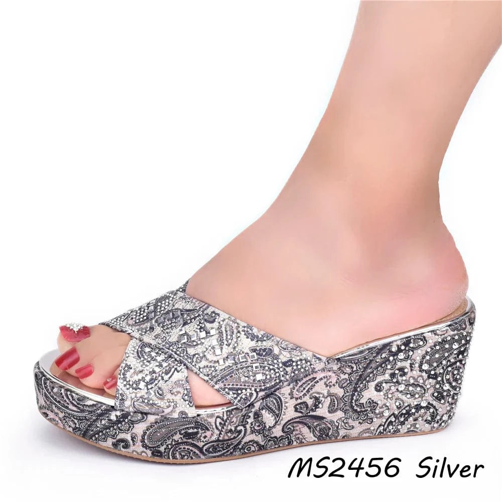 37 / 4 2024 Summer new fashion daily low-heel slippers sandals suitable for ladies' daily wear