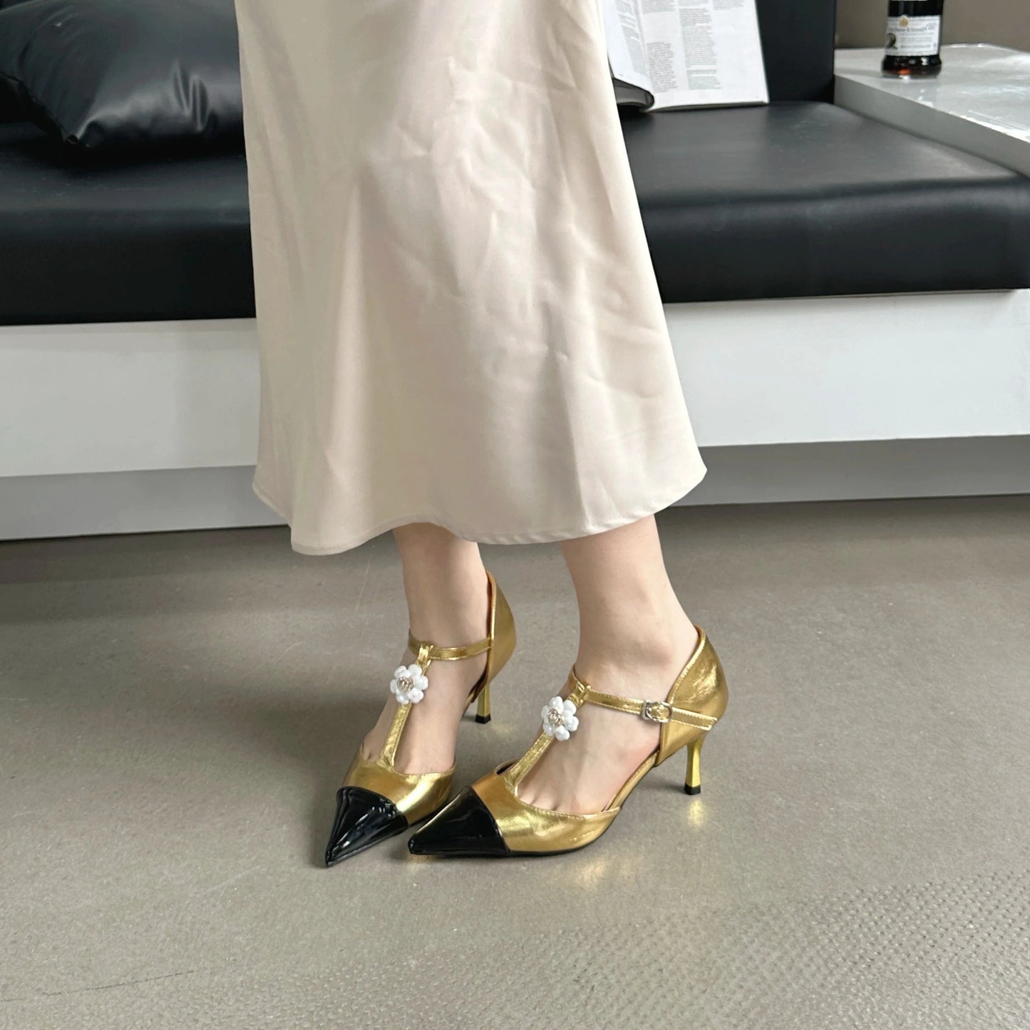 40 / Gold Hot sale 2024 Spring New pointed flower thin heel women's shoes flash diamond sandals