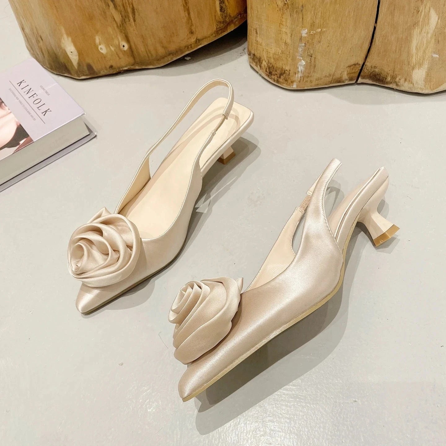 41 / Champagne European and American style casual solid color pointed flower decoration slingback sandals women's new autumn 2023