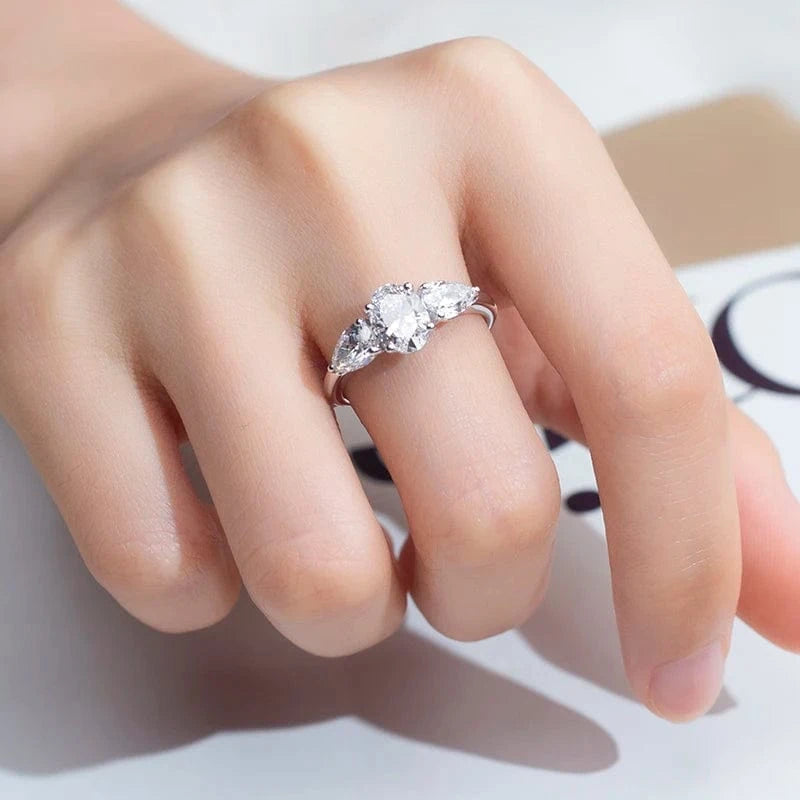 6.5 / 18k white gold custom three stones women engagement wedding 18K Gold 1CT E VVS1 Oval Lab grown diamond Ring