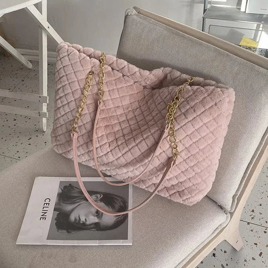 6 Factory Wholesale Large Plush Hand Bags Young Females Plush Tote Purses Girls Designer Faux Fur Handbags For Woman