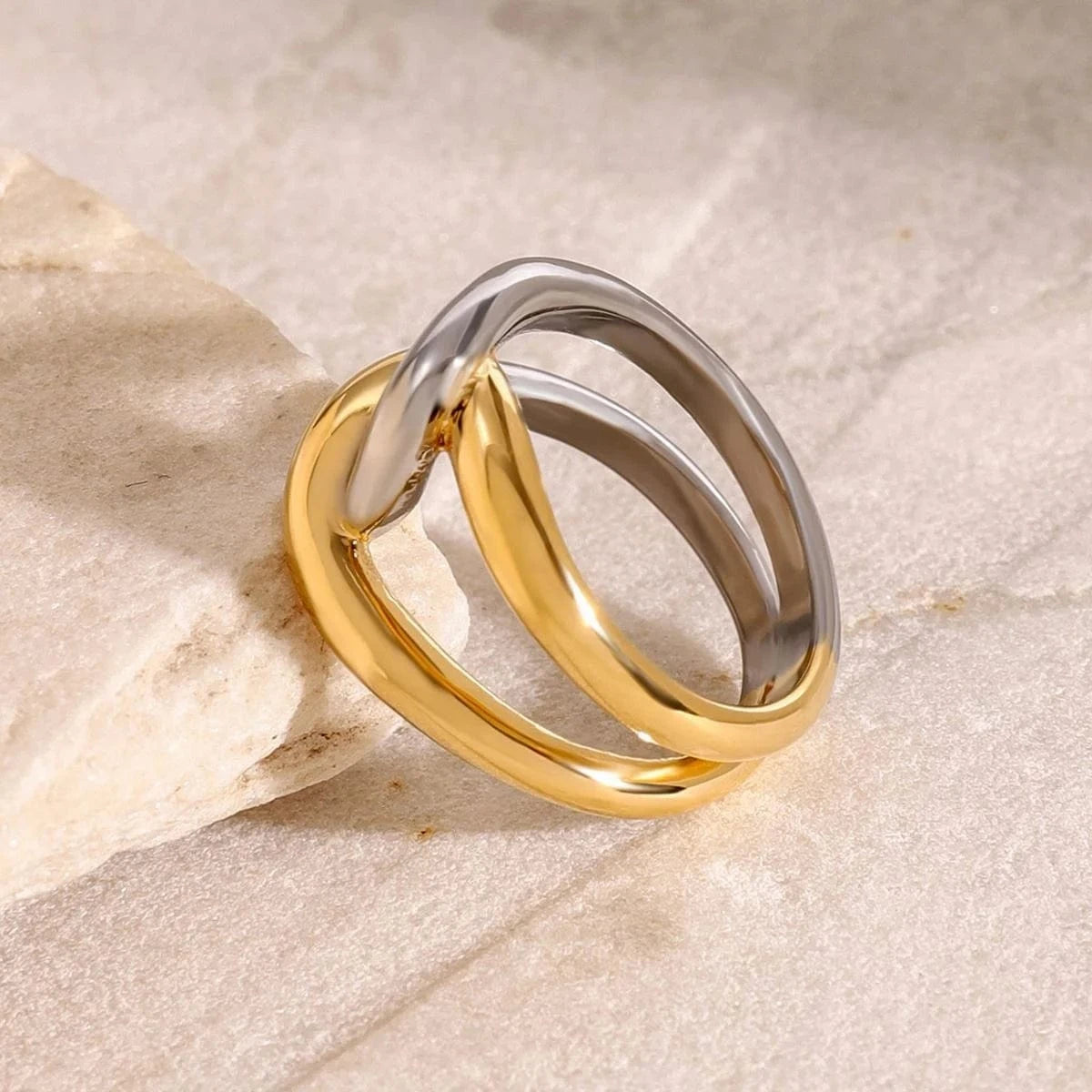 7 / R2469 R2469 18K Gold PVD Plated Stainless Steel Ring Men Women Two Tone Color Matching Irregular Winding Ring No. 7