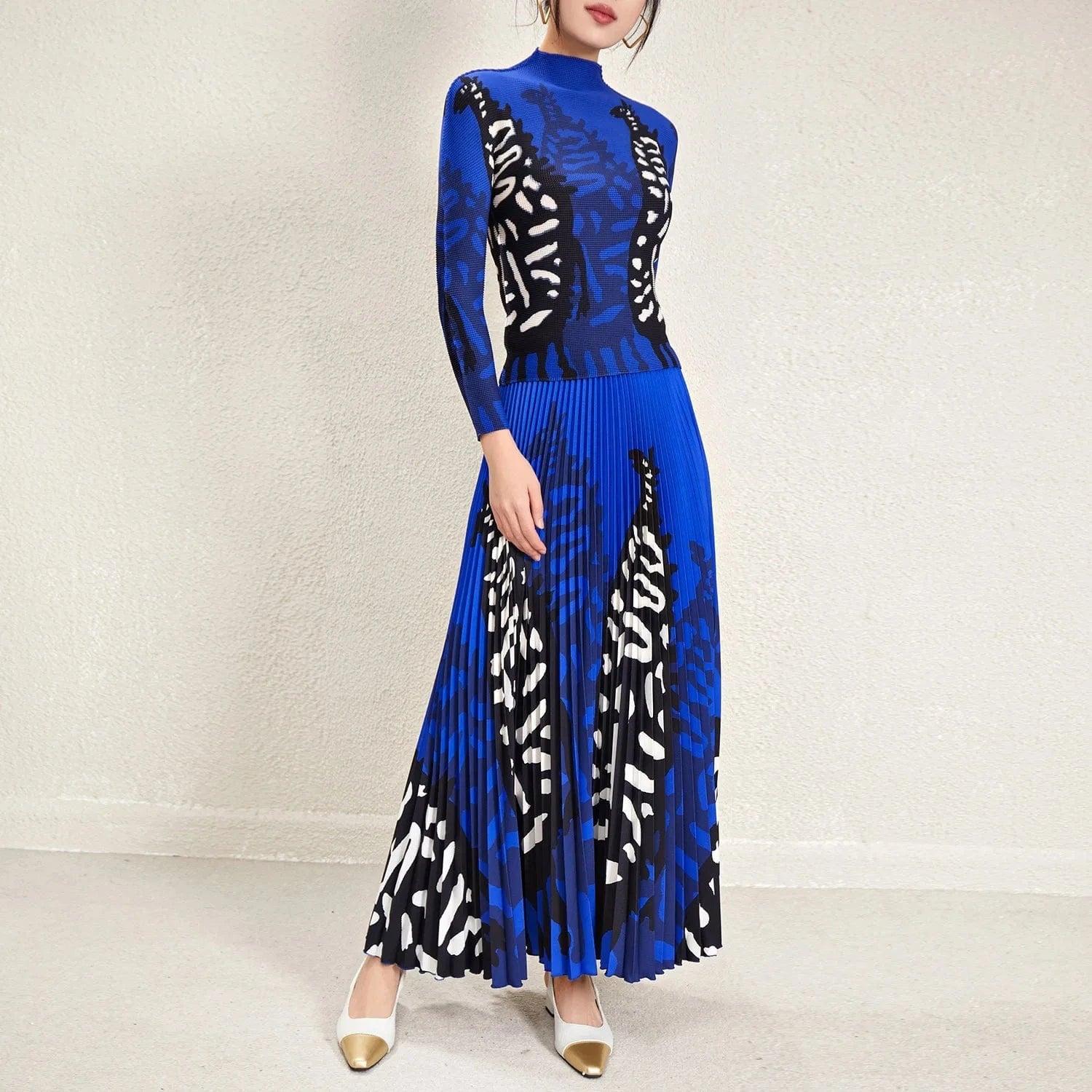 90cm / Blue 2024 High Quality Miyake Pleated Printed Stretch Top and Long Pleated Skirt One Size Accepts Customized Skirt and Shirt Sets