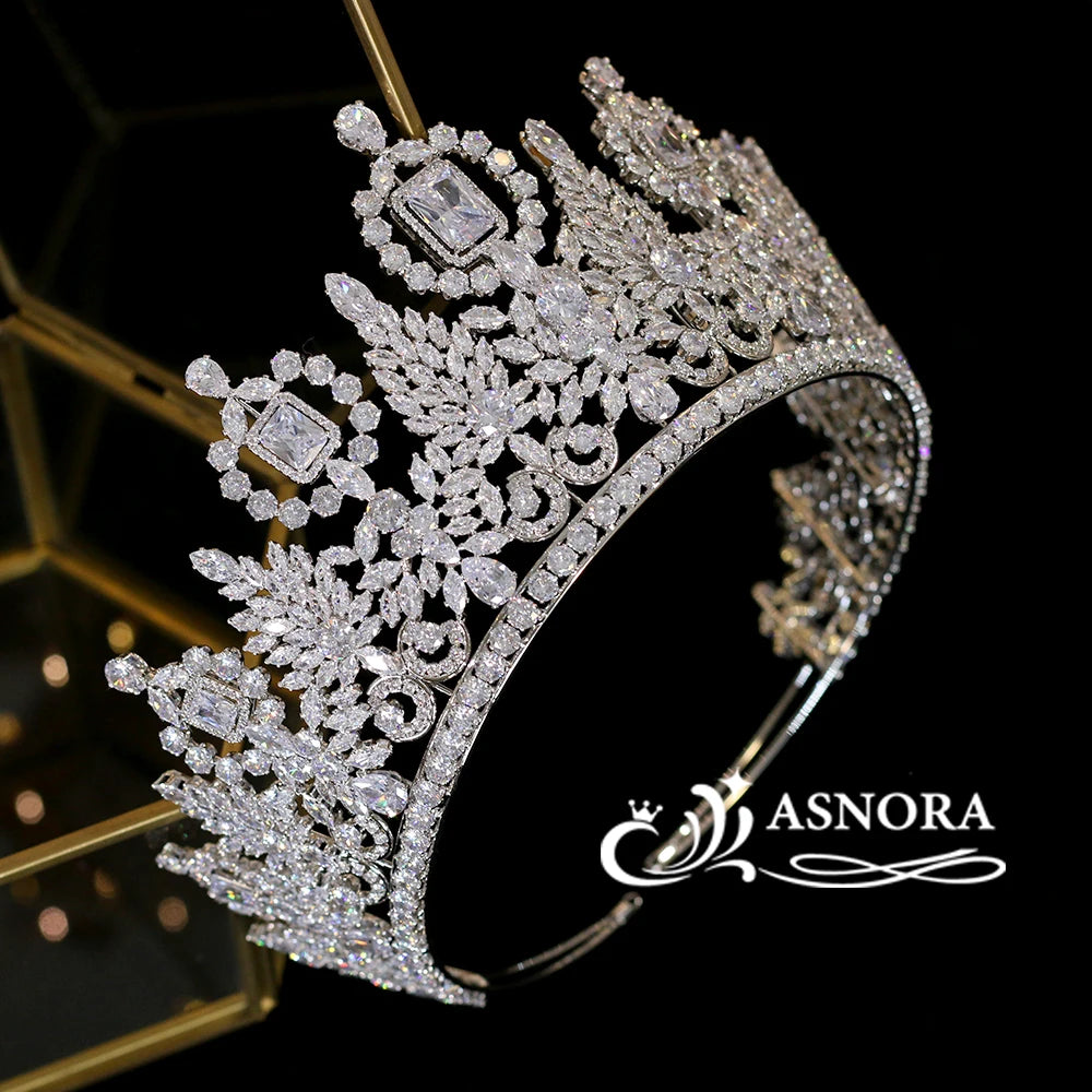 Elegant Vintage Crystal Crown With Pearl Trim For Women