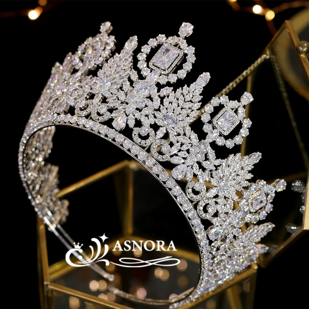 Elegant Vintage Crystal Crown With Pearl Trim For Women