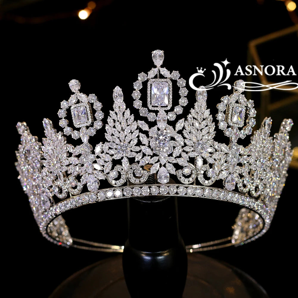 Elegant Vintage Crystal Crown With Pearl Trim For Women