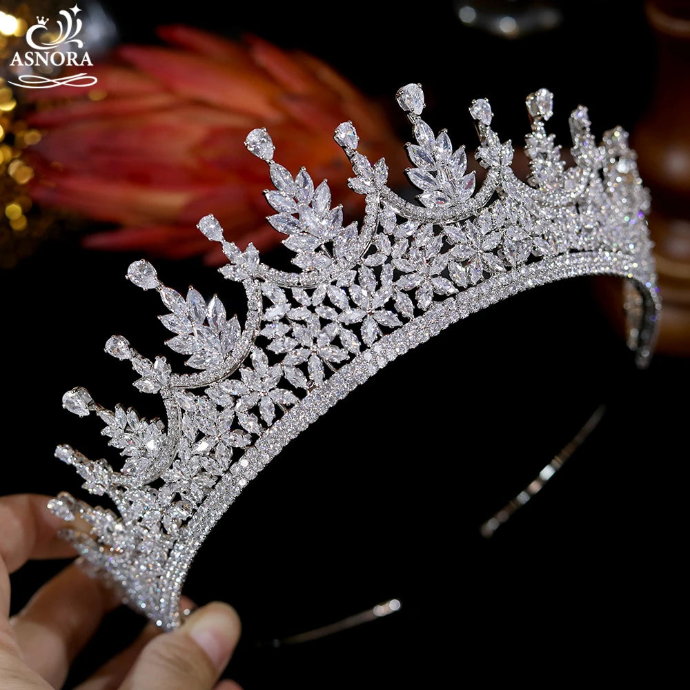 Elegant Rose Gold Cubic Zirconia Bridal Tiara for Women