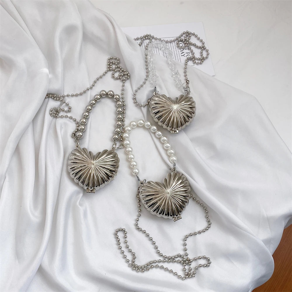Elegant Heart Charm Metal Chain Mini Shell Bag for Women