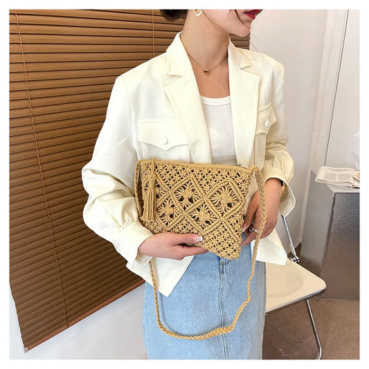 Women's Bohemian Style Handmade Woven Tassel Causal Cotton Crochet Clutch Bags Woven Straw Bag Purse Handbags Summer Beach Bag