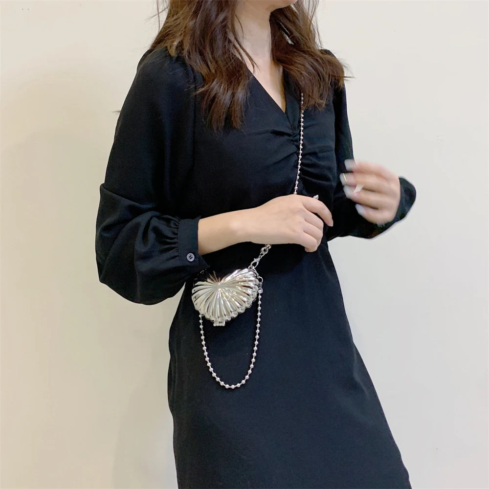 Elegant Heart Charm Metal Chain Mini Shell Bag for Women