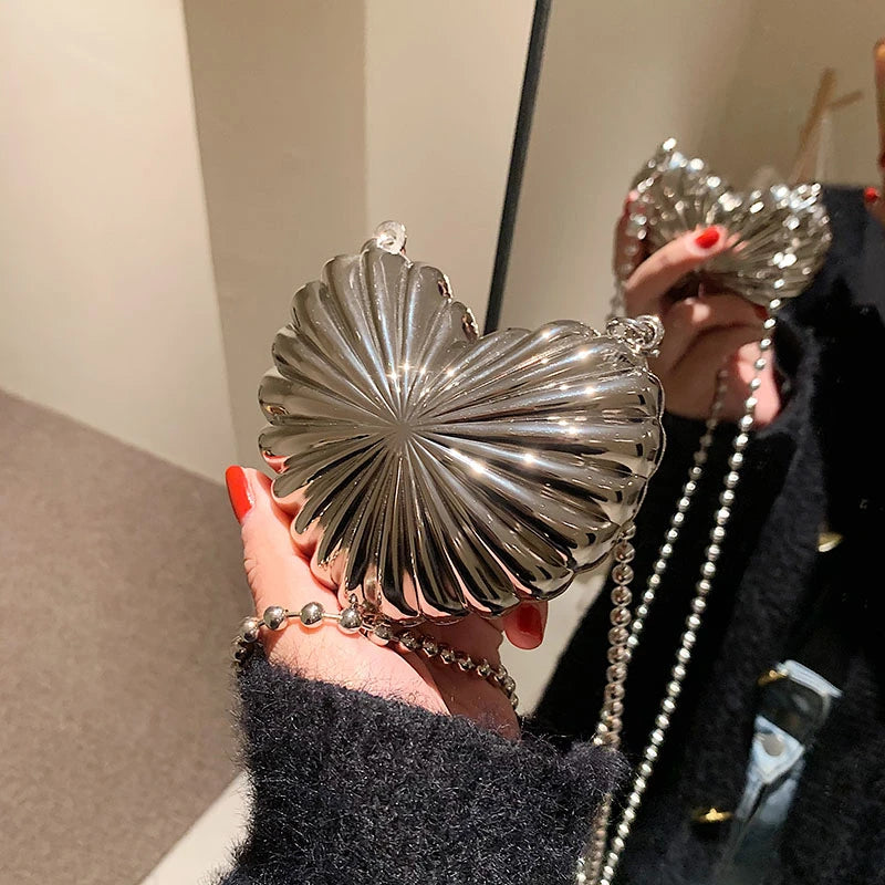 Elegant Heart Charm Metal Chain Mini Shell Bag for Women