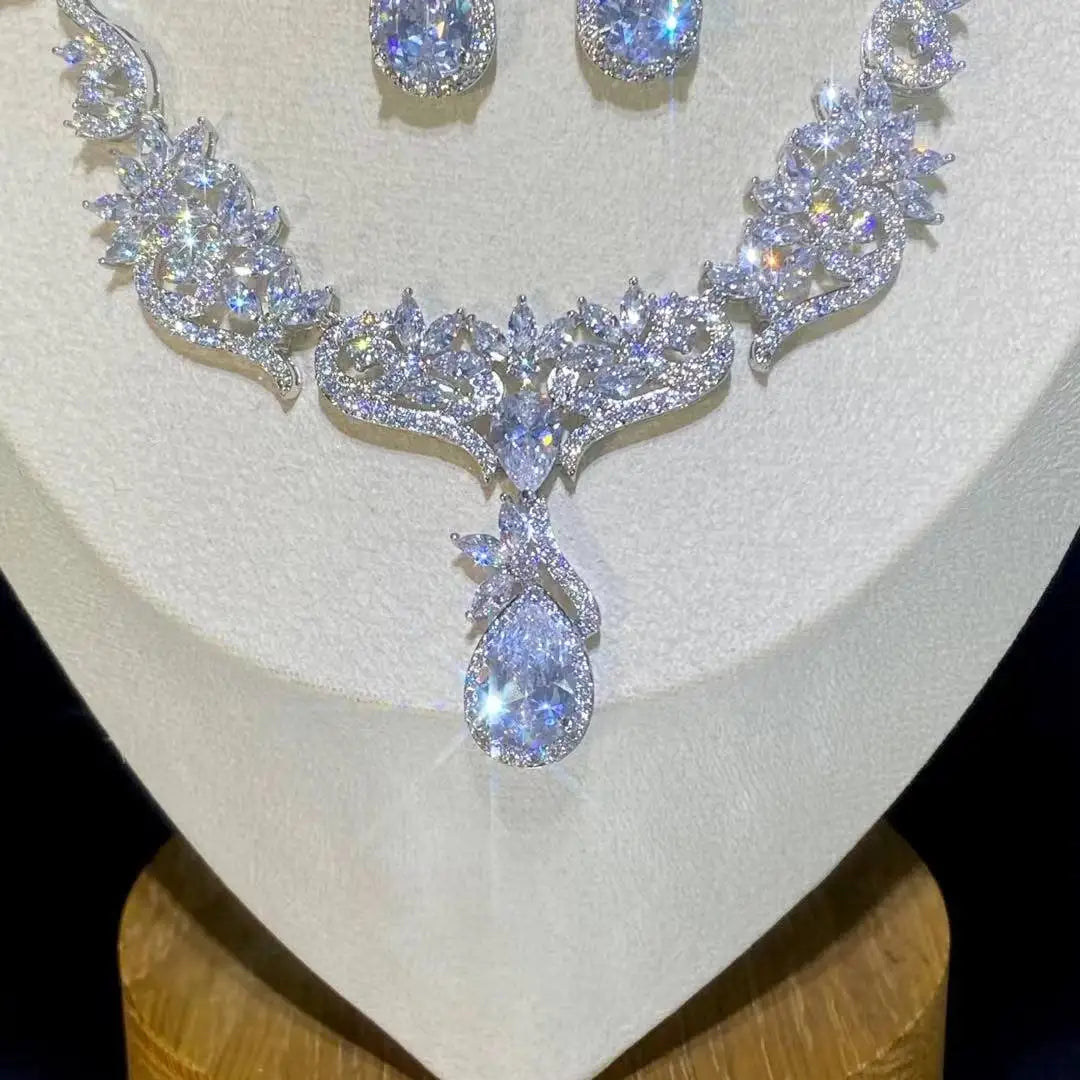 Sparkling Crystal Bridal Necklace And Earring Set For Women