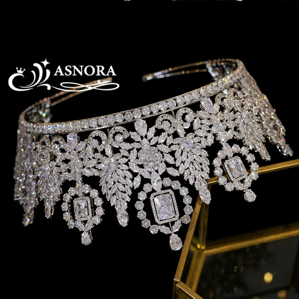 Elegant Vintage Crystal Crown With Pearl Trim For Women