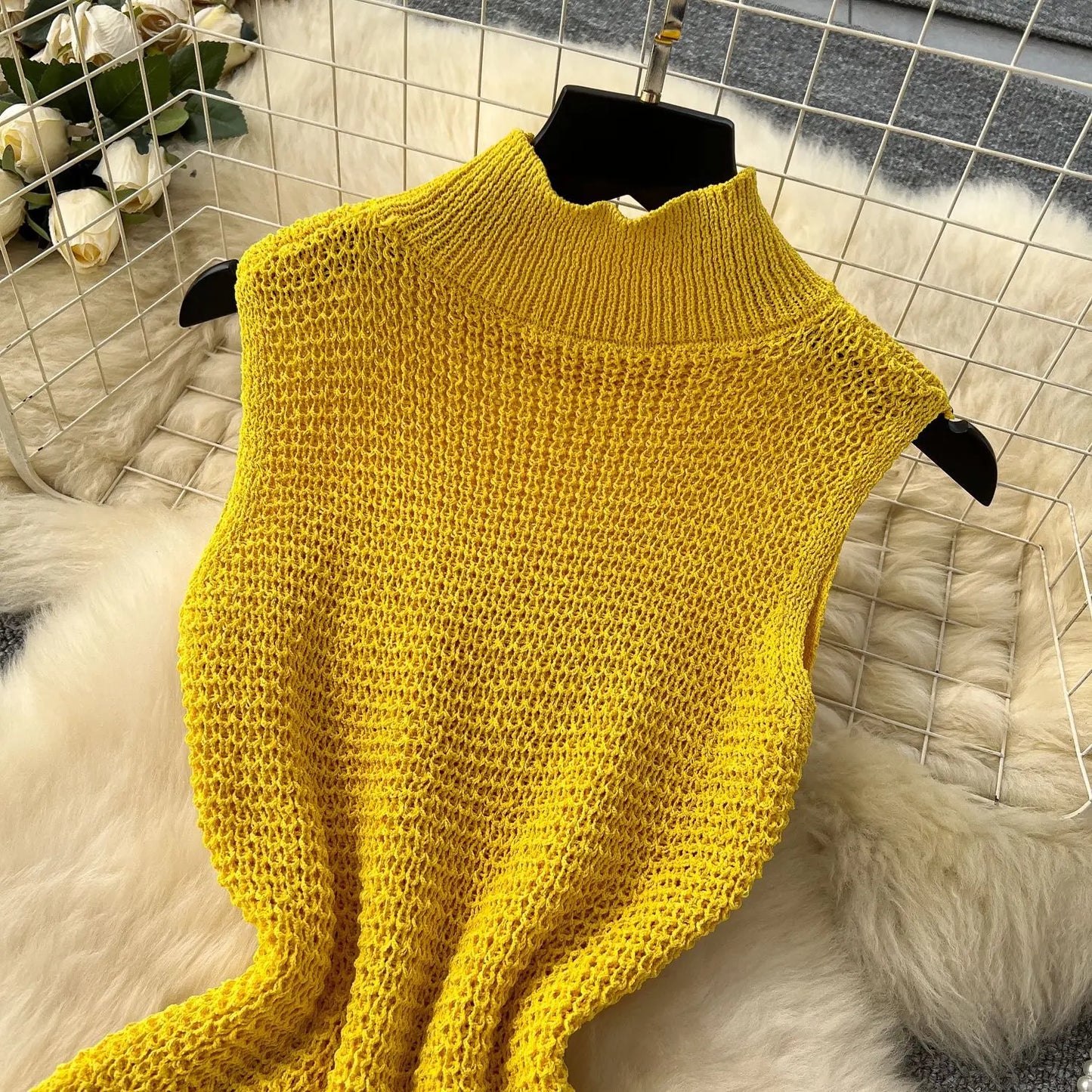 Elegant Round Neck Sleeveless Tassel Hem Bodycon Mini Knitted Dress for Women