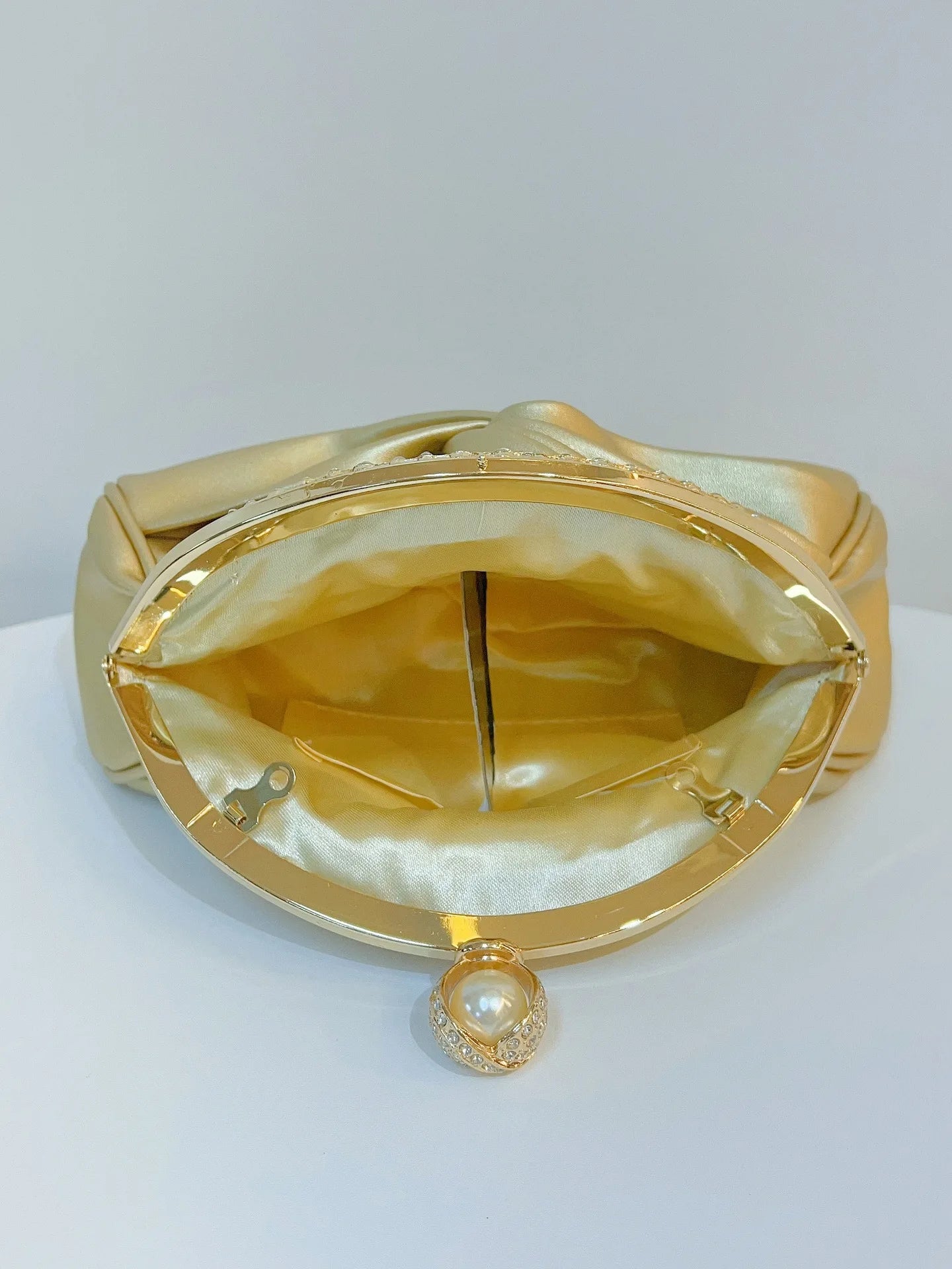 Luxury Women  Fashion Design Handbags Sparkling Banquet Clutch Bag Inlaid With Rhinestone Chain Shoulder Bag Party Dinner Bag