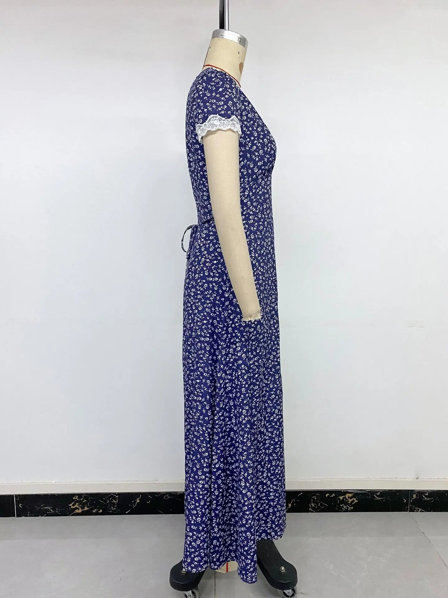 Elegant Patchwork Lace Midi Dress with Casual Print for Women