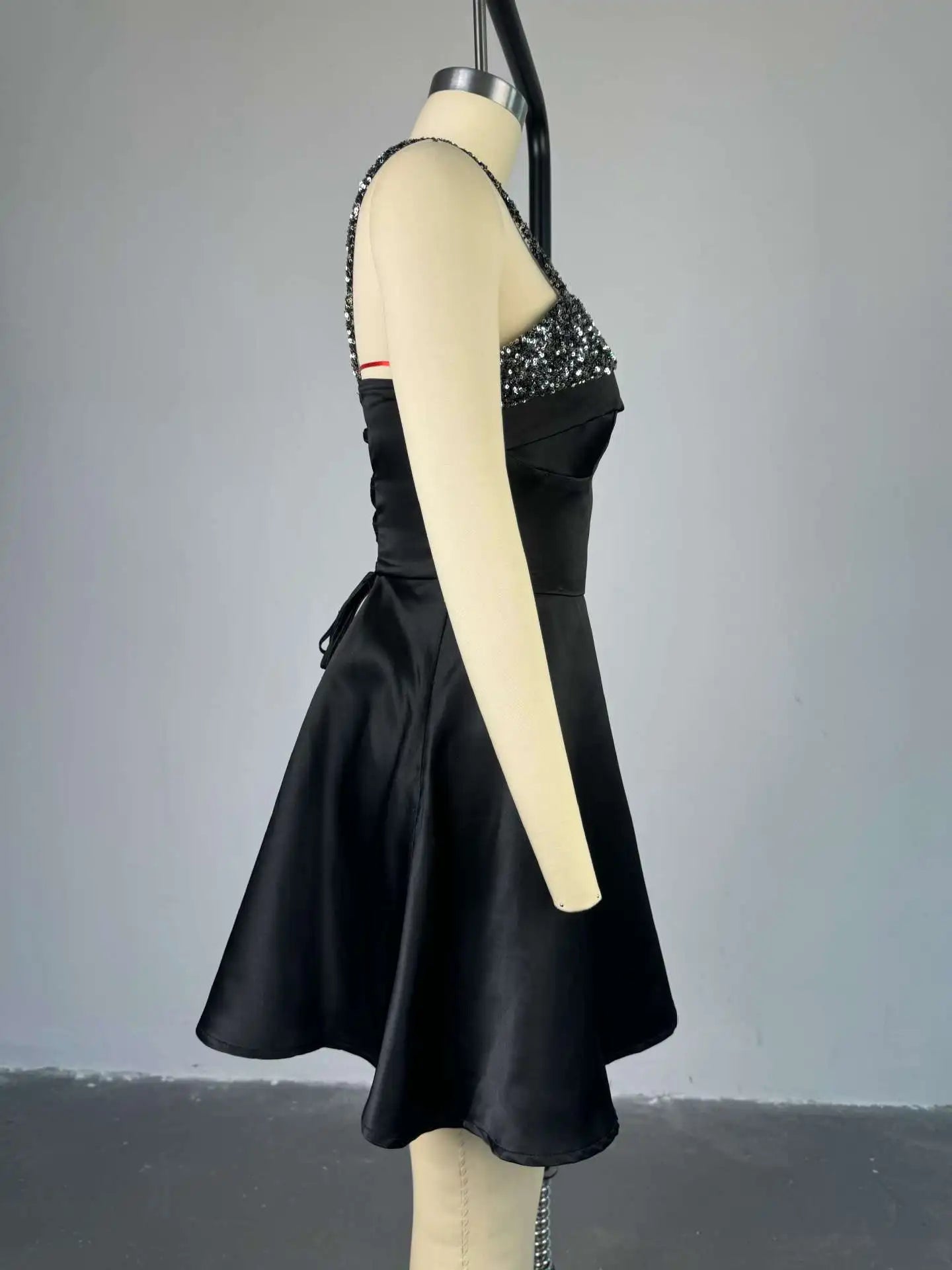 Elegant Black Sequined Strapless Mini Dress for Women