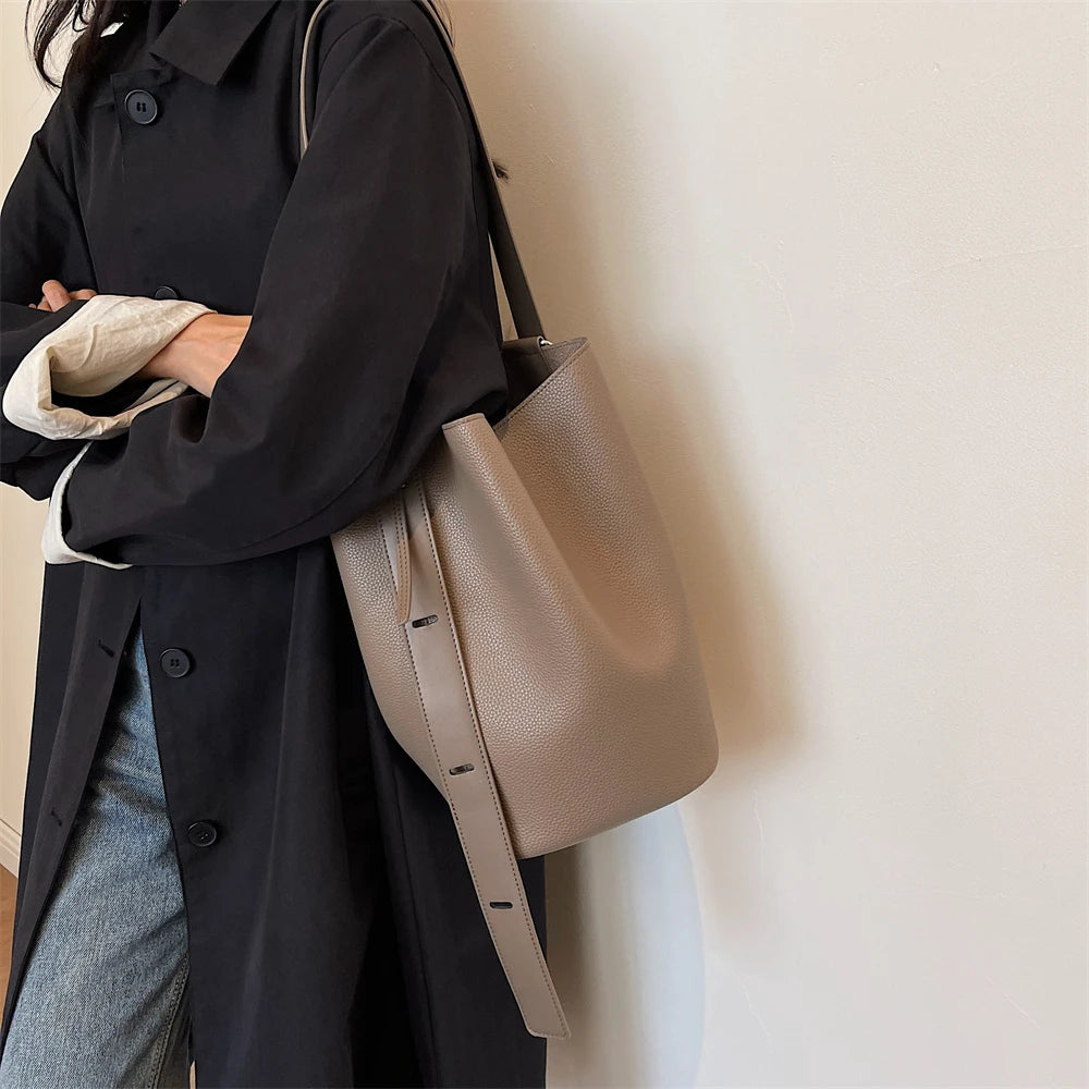 Retro Shoulder Large Capacity Bucket Bag for Women