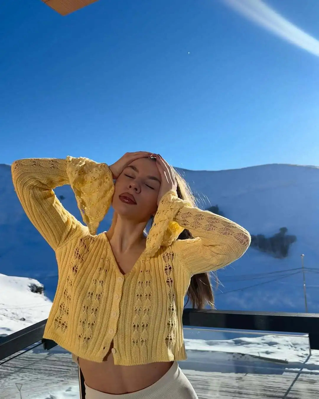 Autumn Knitted Cardigan Female Solid V-Neck Hollow Out Short Knitted Top Fashion Casual Loose Commuter Female T-Shirt