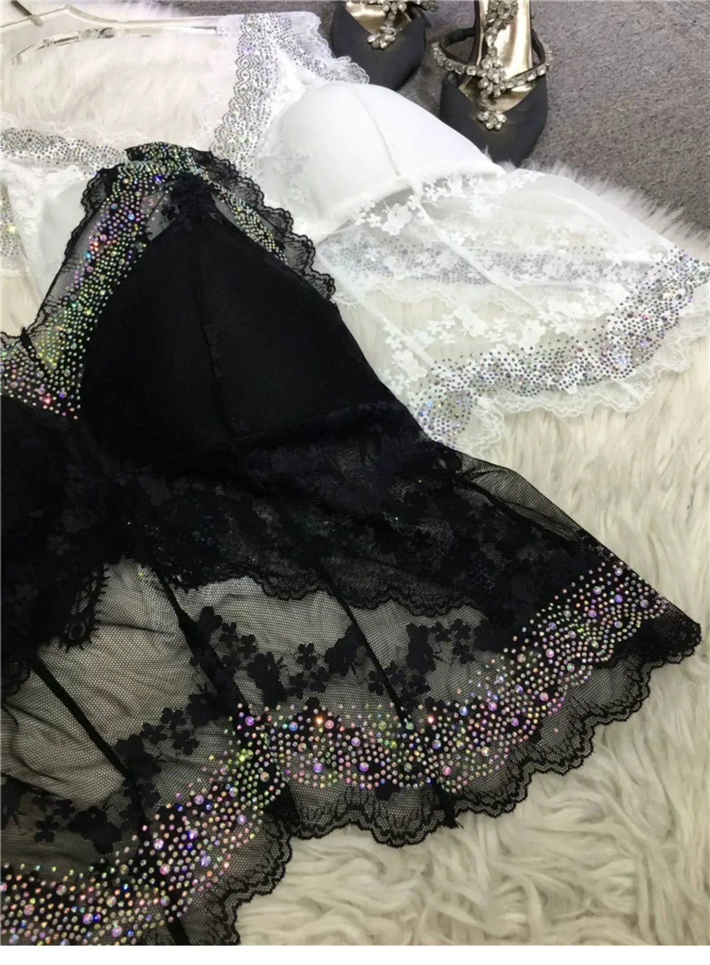Back Beauty Black Camisole Women All-match Four Seasons V-neck Tanks Top Sexy V-neck Lace Splicing Hot Diamonds Slimming Camis