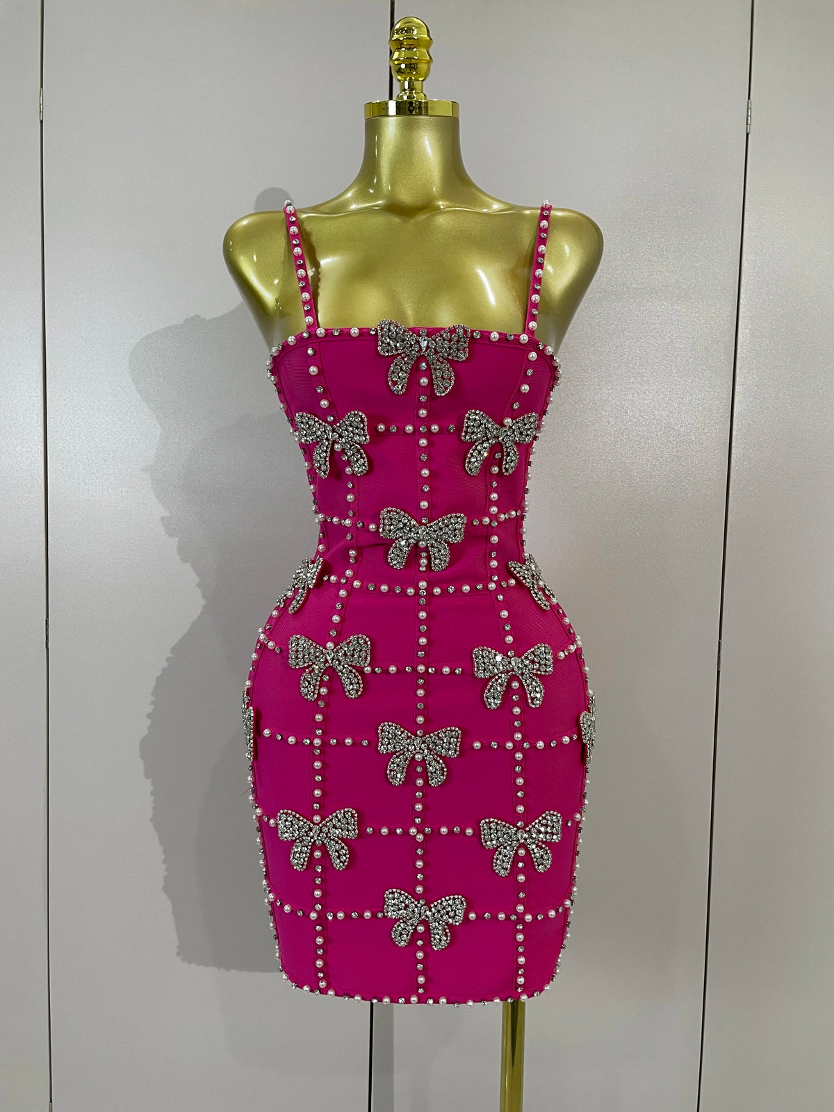 Women Elegant Luxury Bow Diamonds Pearl Club Evening Party Mini Knitted Dresses Sexy Spaghetti Strap Bodycon Bandage Dresses