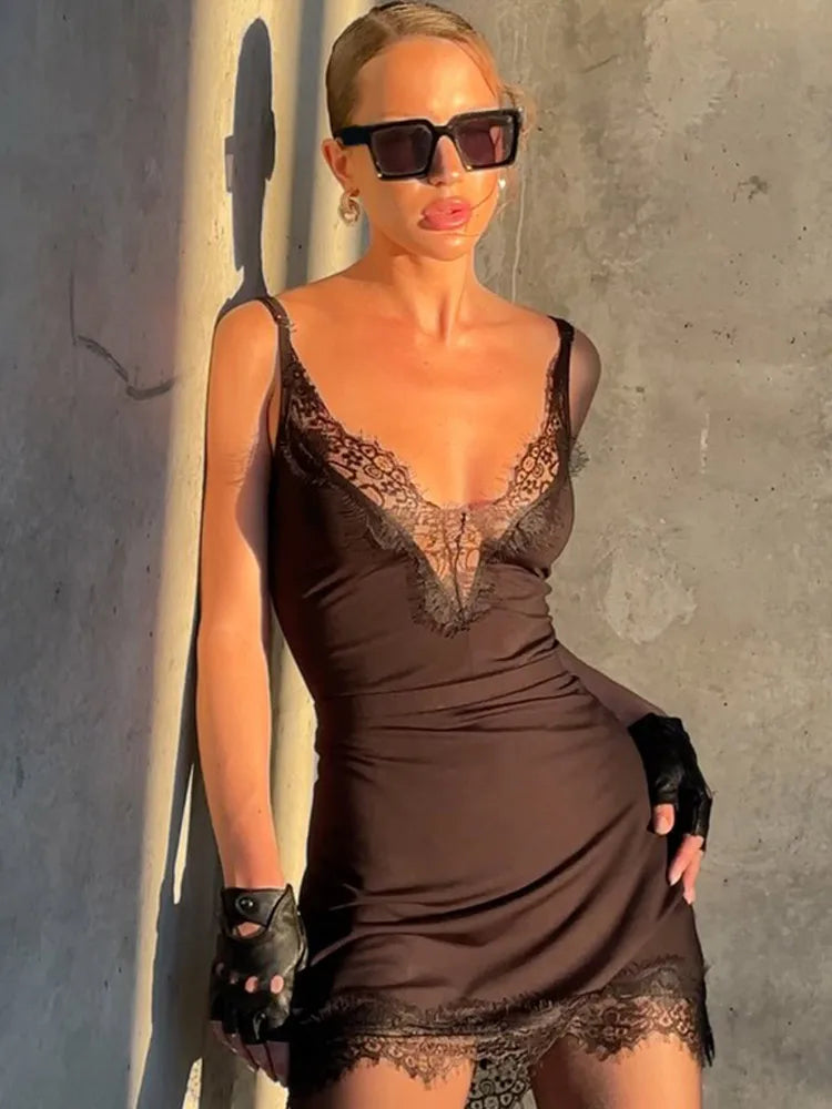 Brown Lace Patchwork Satin Sling Dress Women Chic Sleeveless V-neck High Waist Slim Dresses 2025 New Lady Street Party Vestidos