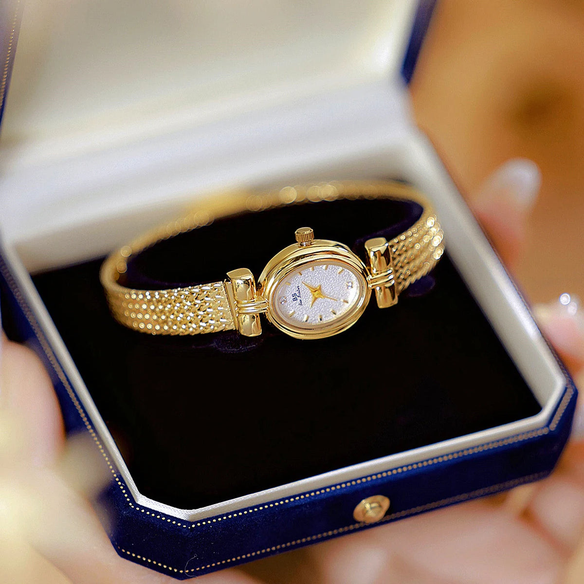 Vintage Gold Oval Quartz Wristwatch