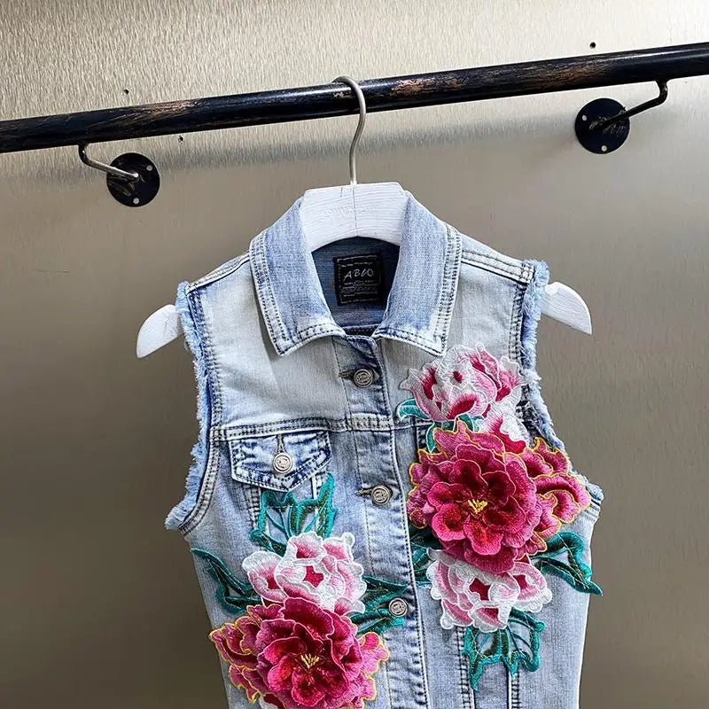 2025 Denim Vest Women's Coat New Heavy Industry Three-dimensional Embroidery Flower Shoulder Slim Fitting Vest