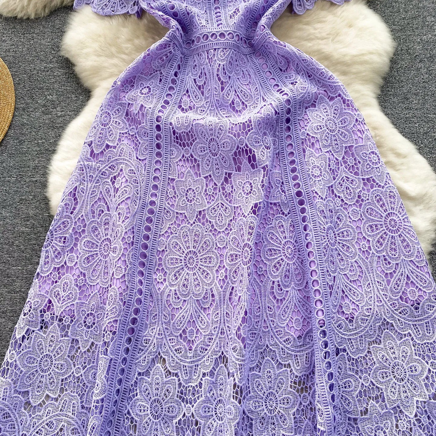 Korean Version Retro High-end Round Neck Lotus Leaf Sleeve Lace Dress for Women's 2026 Summer New Temperament Elegant Long Dress