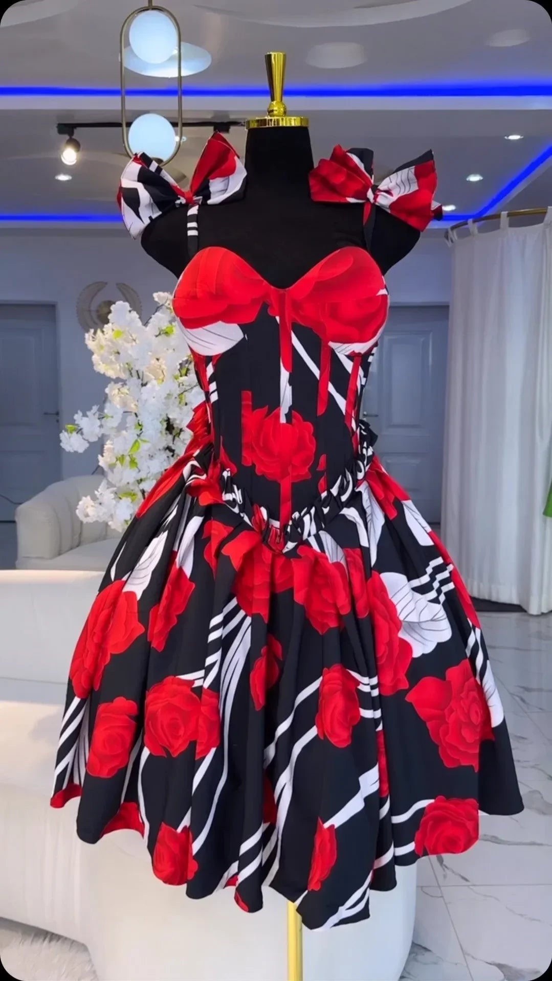 Customized Elegant Stylish Tube Top A-line Flower Print Waist-fitted Midi Dresses Fashion Summer Sexy Low-cut Bow Straps Casual