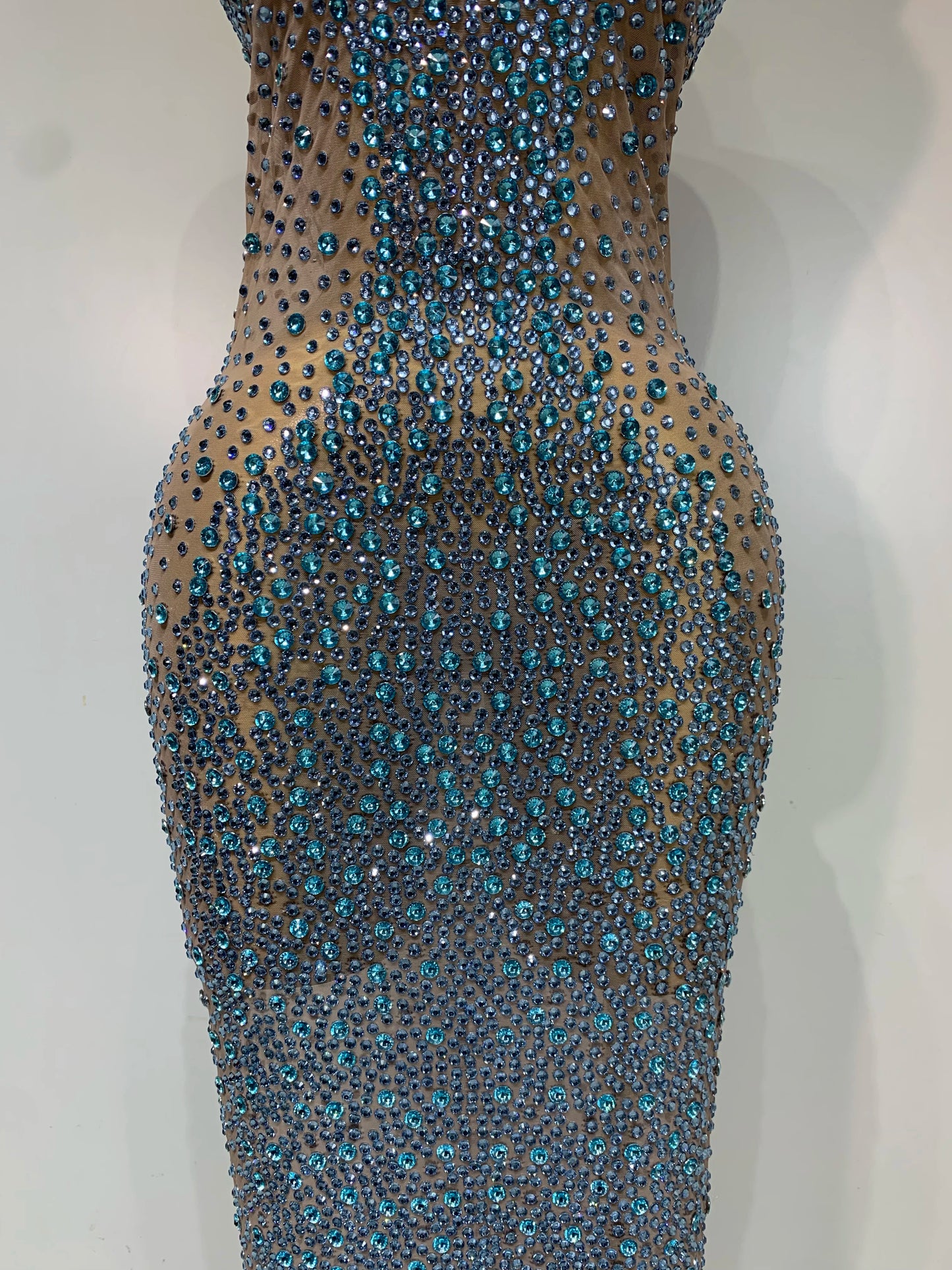 2025 New Sleeveless Mesh See Through Long Dress Sexy Backless Sparkly Rhinestone Dress Celebration Festival Evening Party Gowns