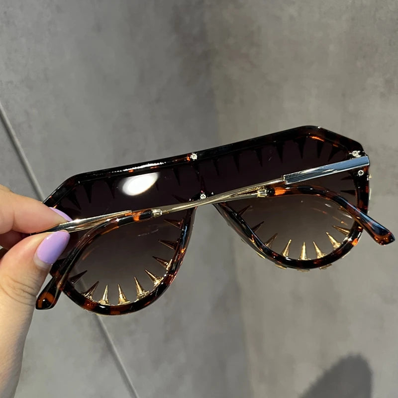 Rhinestone One Piece Frame Sunglasses