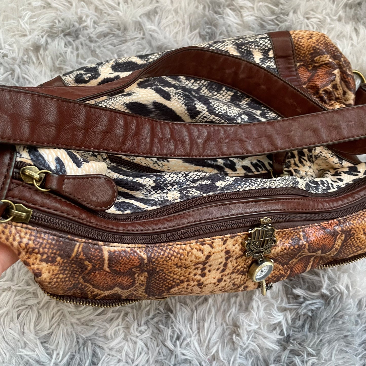 Original Design Retro Rivet Leopard Print Punk Backpack Commuter Large Capacity Tote Crossbody Bags for Women Hot Selling