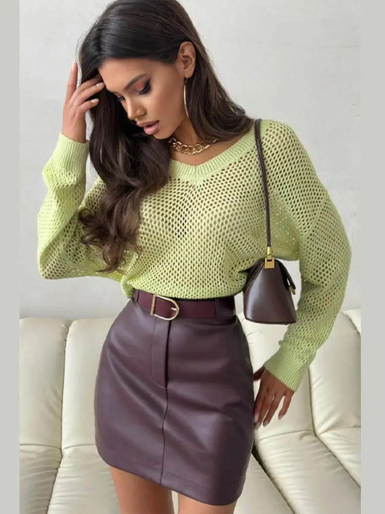Lightweight Hollow V Neck Tunic