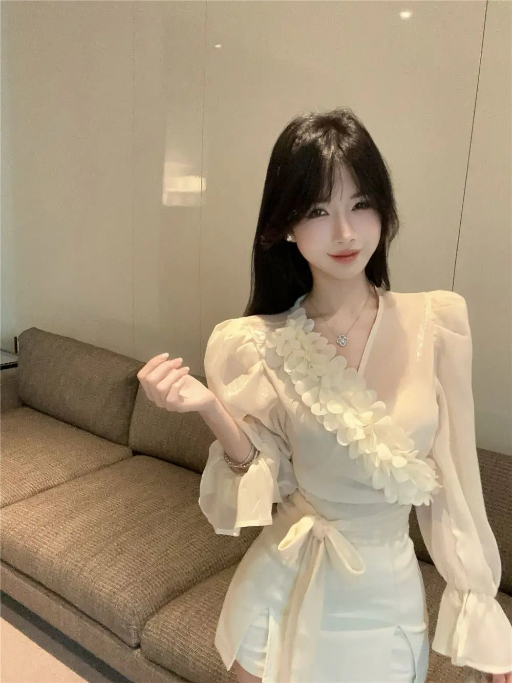 V Neck Bubble Sleeve Chiffon Blouse