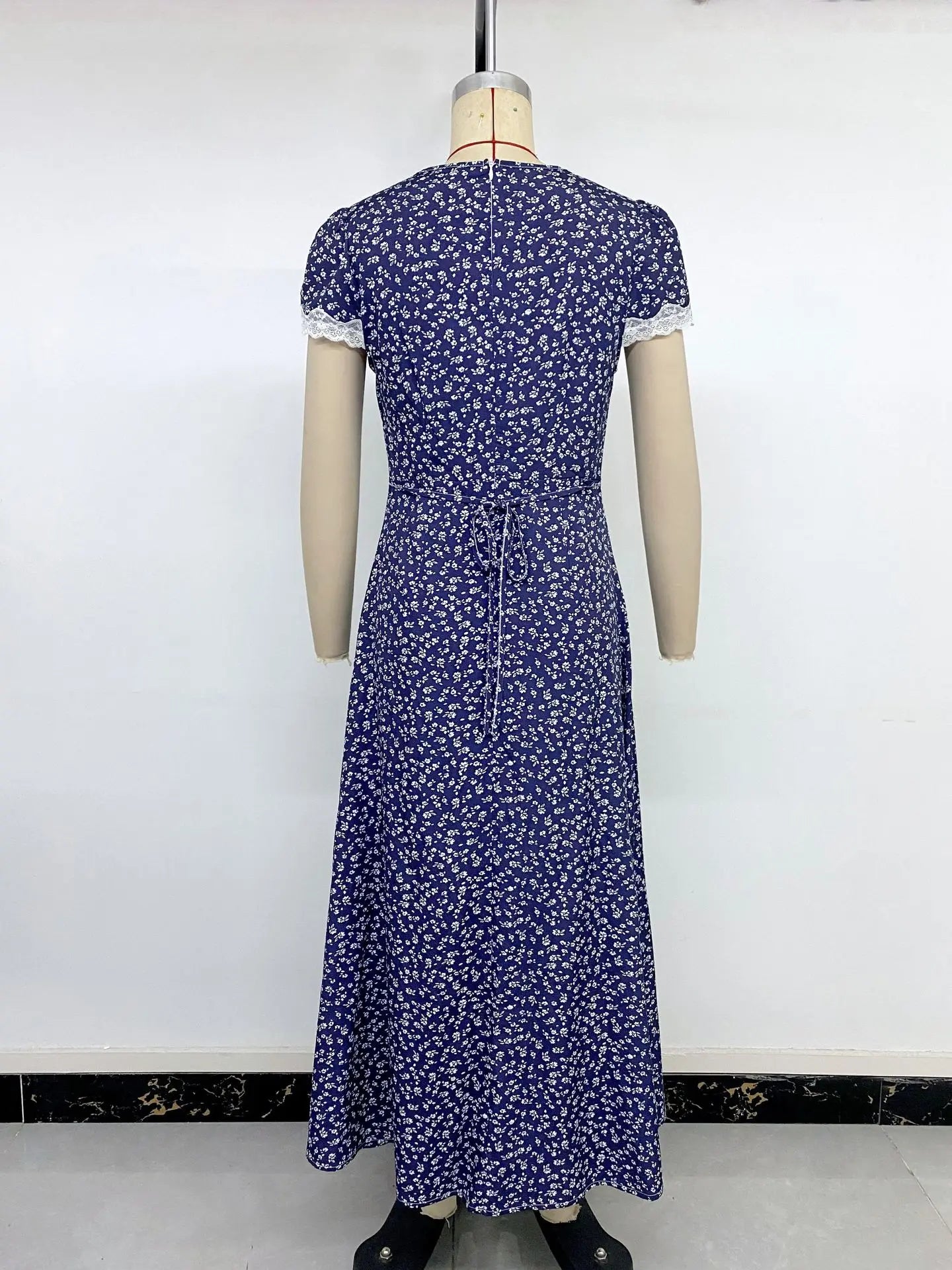 Elegant Patchwork Lace Midi Dress with Casual Print for Women