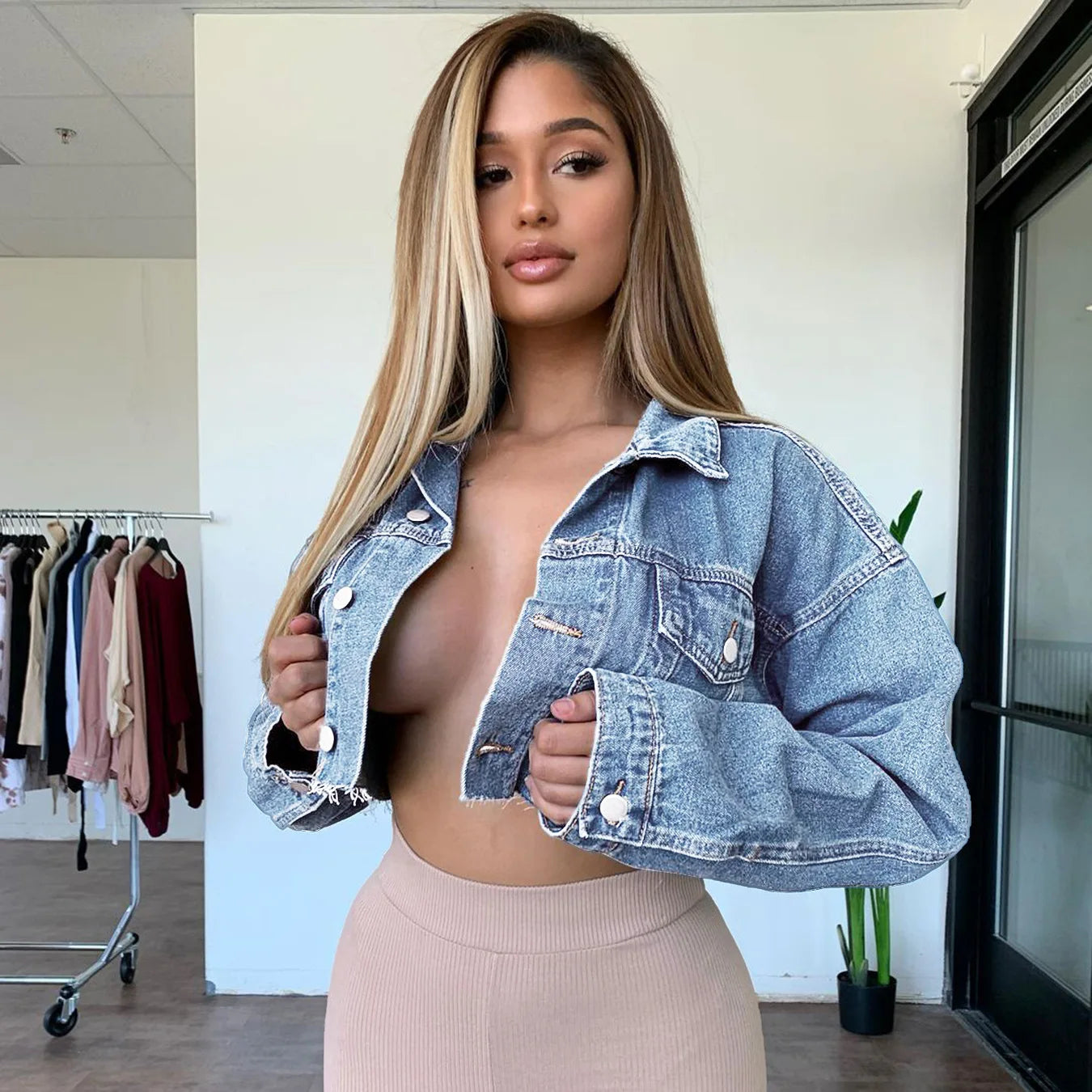 2024 Broken Holes Short Denim Jacket Women Single-breasted Cardigan Outerwear Fashion Streetwear Female Autumn Lapel Coat New