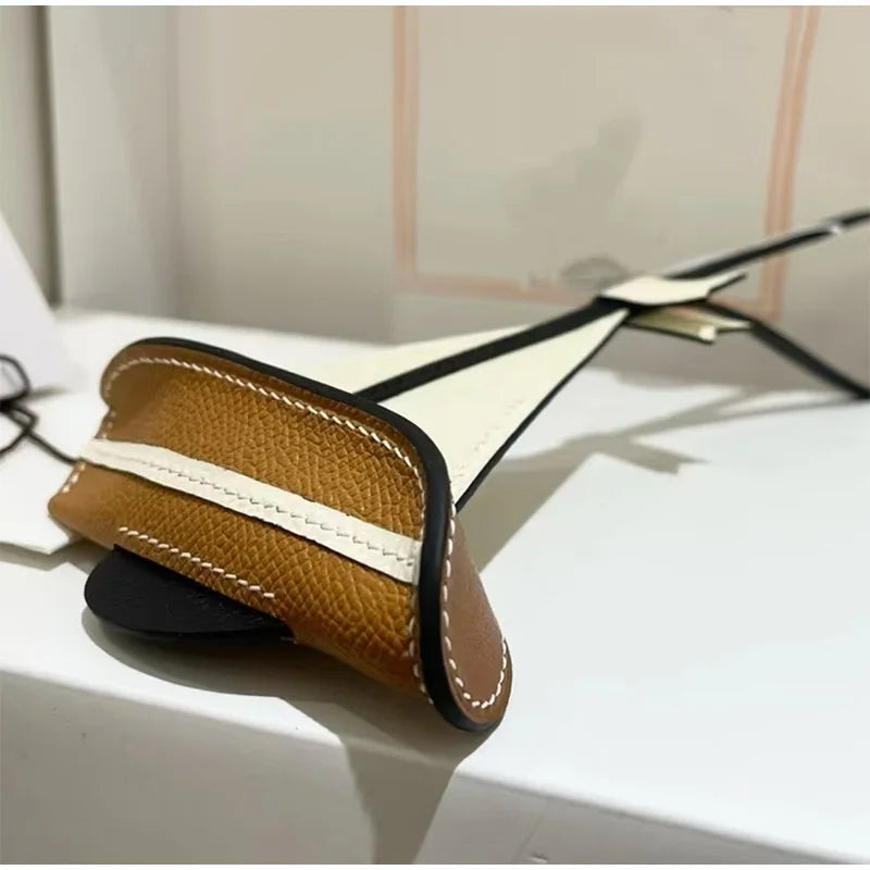 Fresh and elegant handmade calfskin sailboat key bag pendant Navy style natural and unique highlight personality car pendant