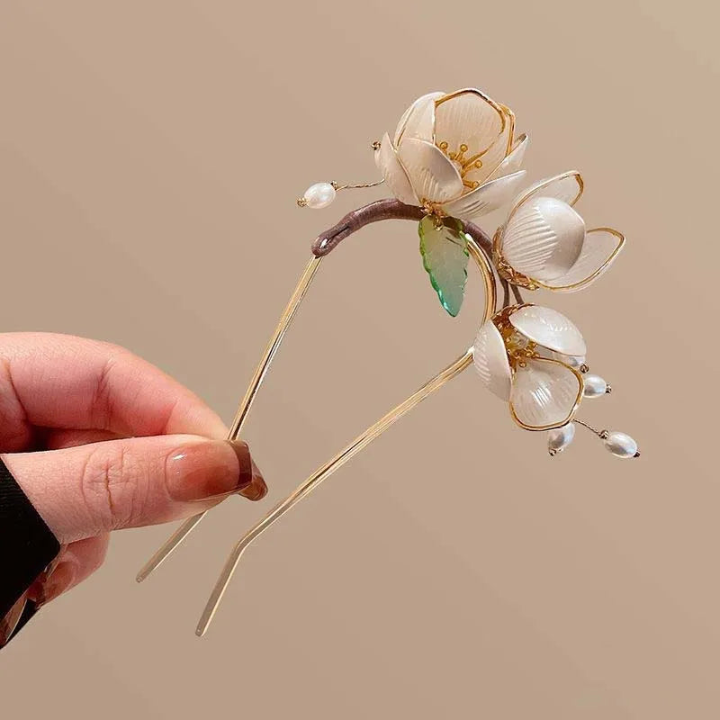 Elegant Floral Metal U-Shaped Hair Stick for Women