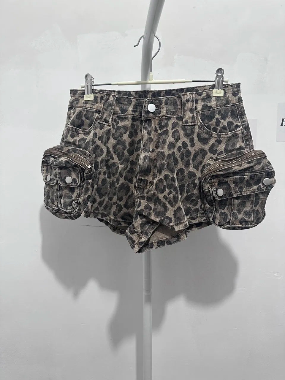 ANJY Summer New Women American Retro Streetwear Camouflage Three-dimensional Pocket Cargo Jeans Casual Trendy Denim Shorts A7672
