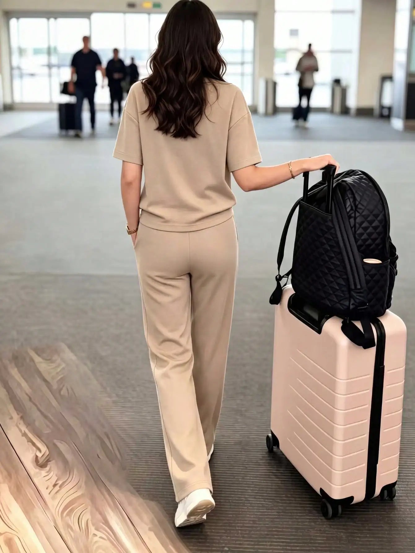Women's casual two-piece set: crew neck T-shirt paired with long stretchy pants, comfortable loungewear set with pockets
