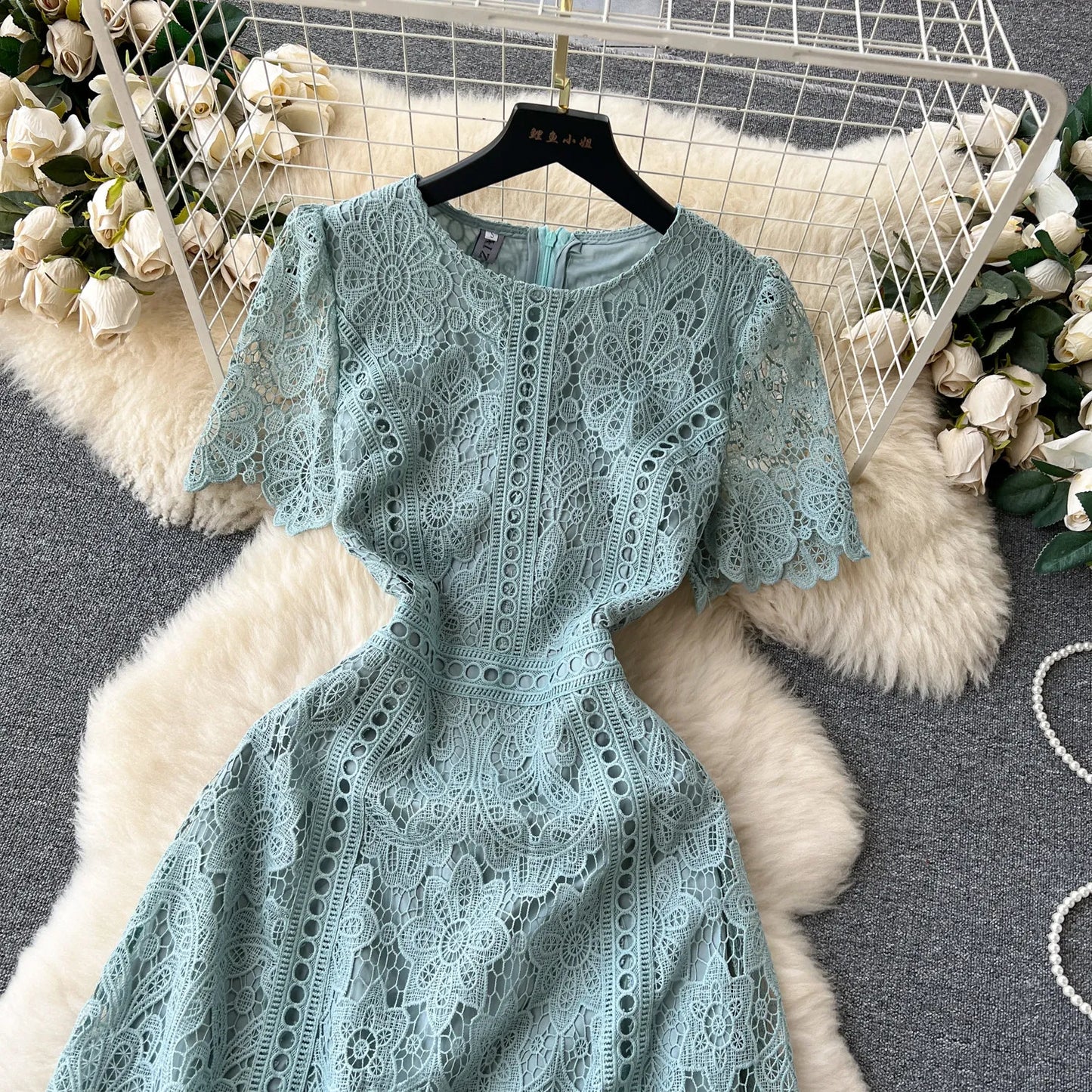 Korean Version Retro High-end Round Neck Lotus Leaf Sleeve Lace Dress for Women's 2026 Summer New Temperament Elegant Long Dress