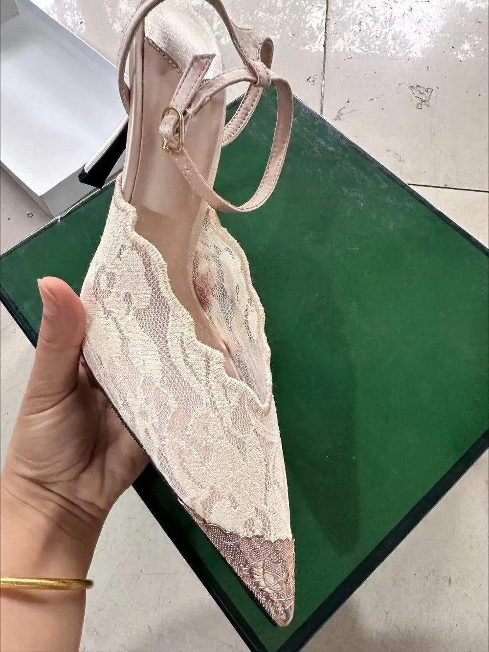 Elegant White Lace Slingback Stiletto Heels for Women