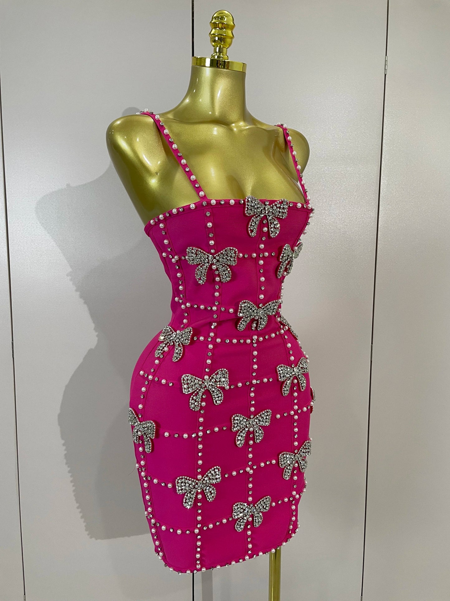 Women Elegant Luxury Bow Diamonds Pearl Club Evening Party Mini Knitted Dresses Sexy Spaghetti Strap Bodycon Bandage Dresses