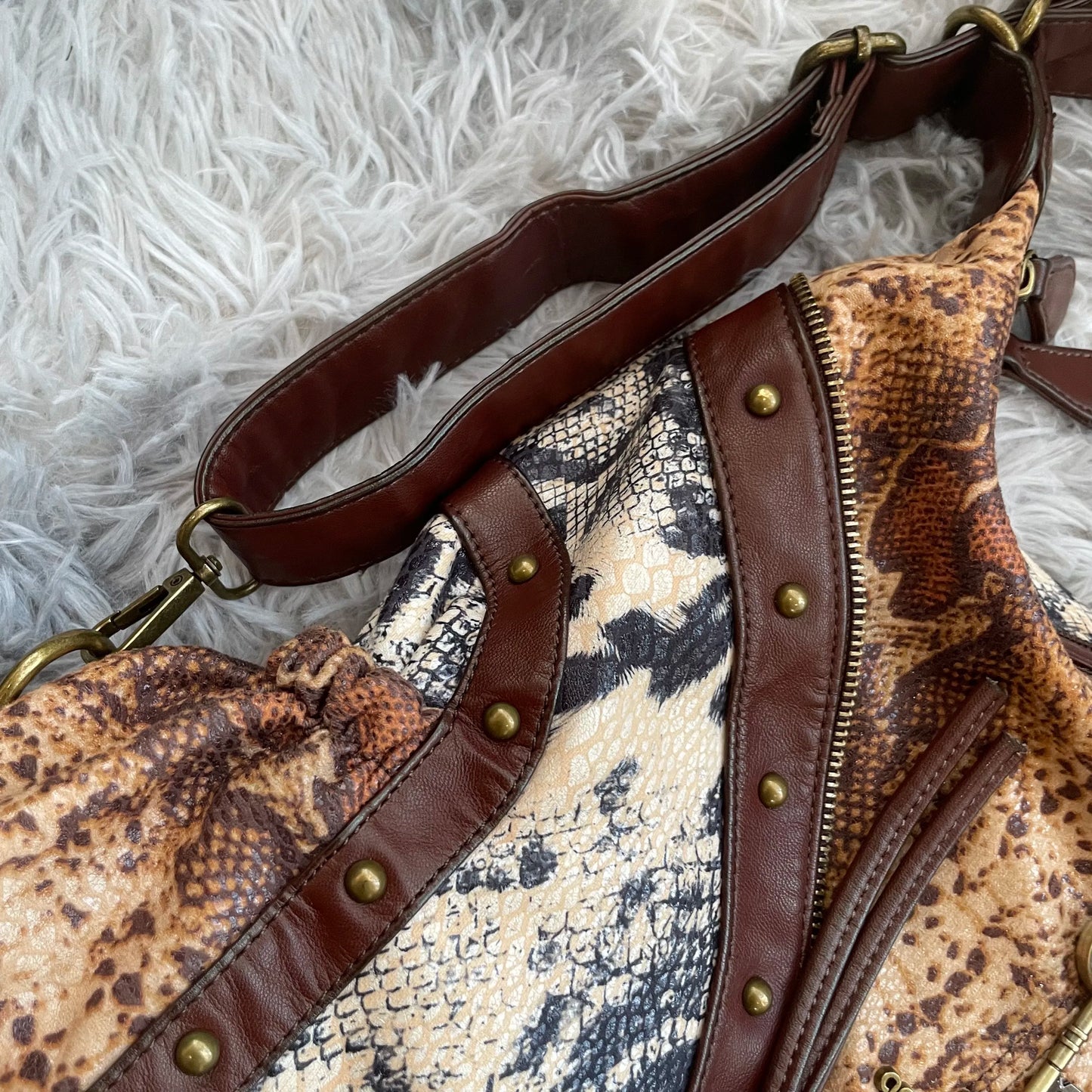 Original Design Retro Rivet Leopard Print Punk Backpack Commuter Large Capacity Tote Crossbody Bags for Women Hot Selling