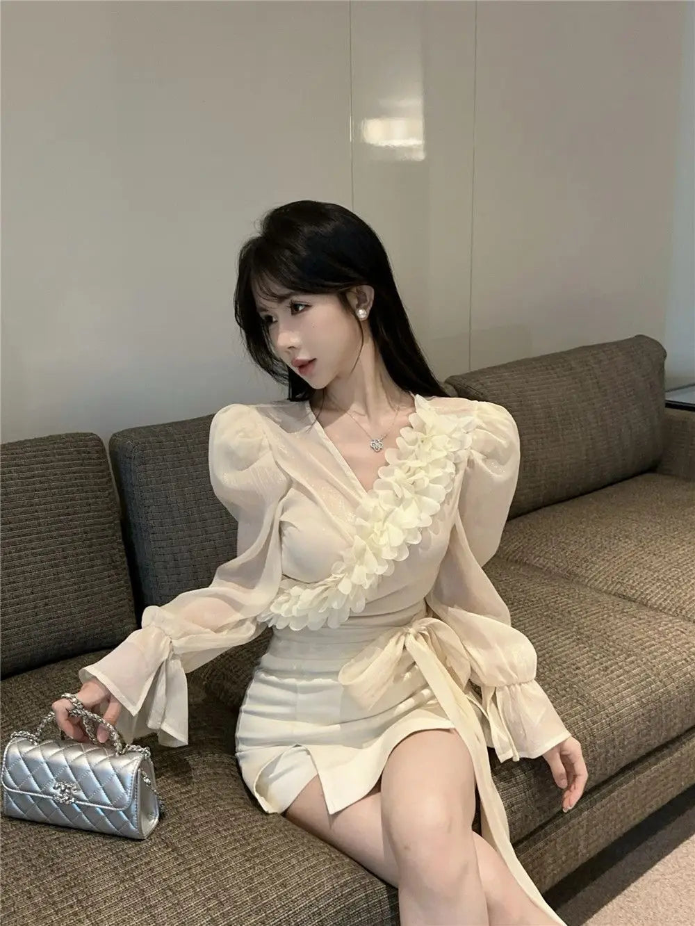 V Neck Bubble Sleeve Chiffon Blouse