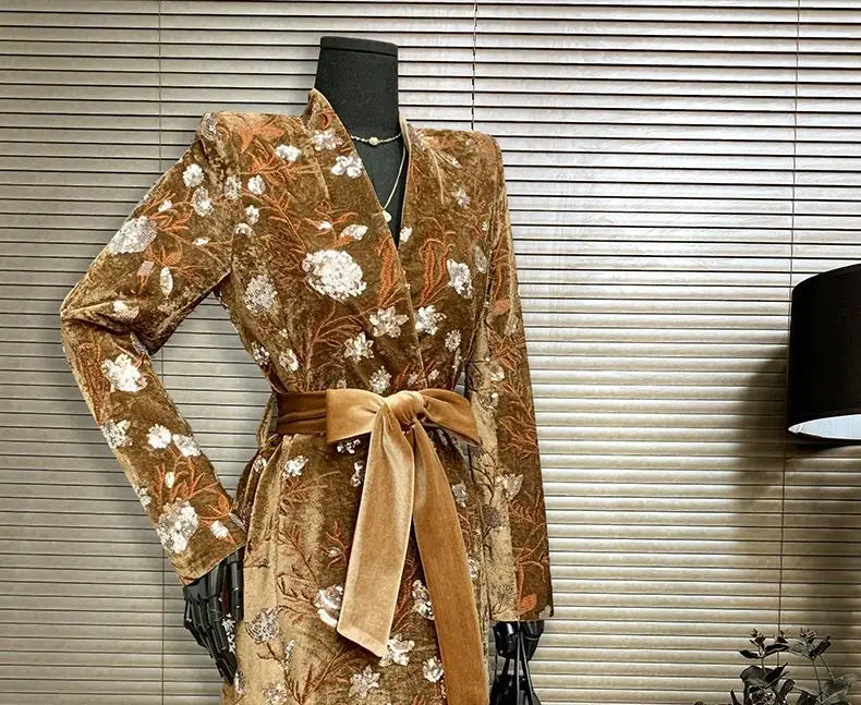 Golden Velvet Adjustable Waist Windbreaker Coat Autumn/Winter New English style Luxury Sequin Embroidered Women's Coat