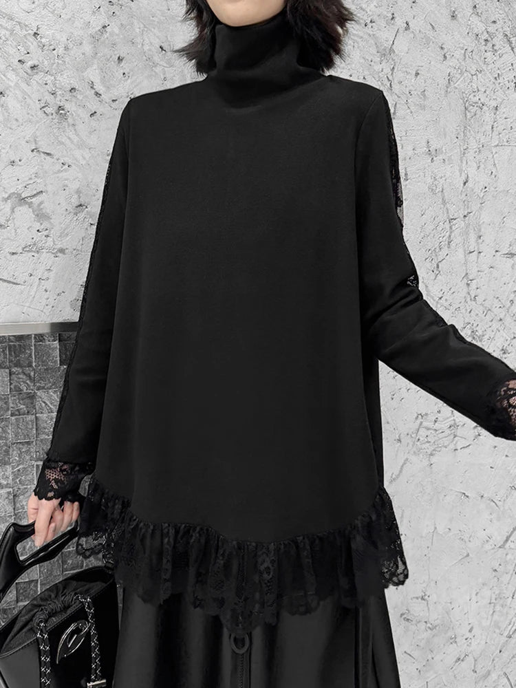 [EAM] Women Black Side Lace Spliced Big Size Elegant T-shirt New Turtleneck Long Sleeve Fashion Tide Spring Autumn 2025 1DJ2588