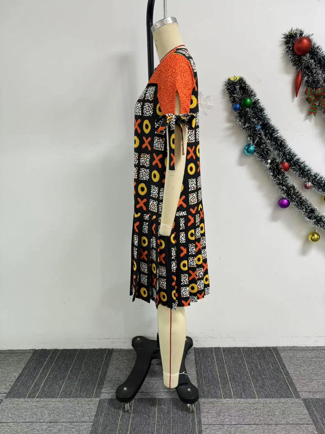 Elegant Zipper Detail Pleated Strap Dress for Women